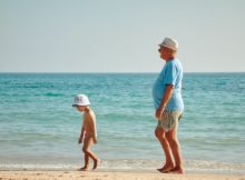 Tips while traveling with senior citizen